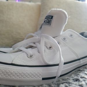 NEVER WORN size W9 White converse with cushion!